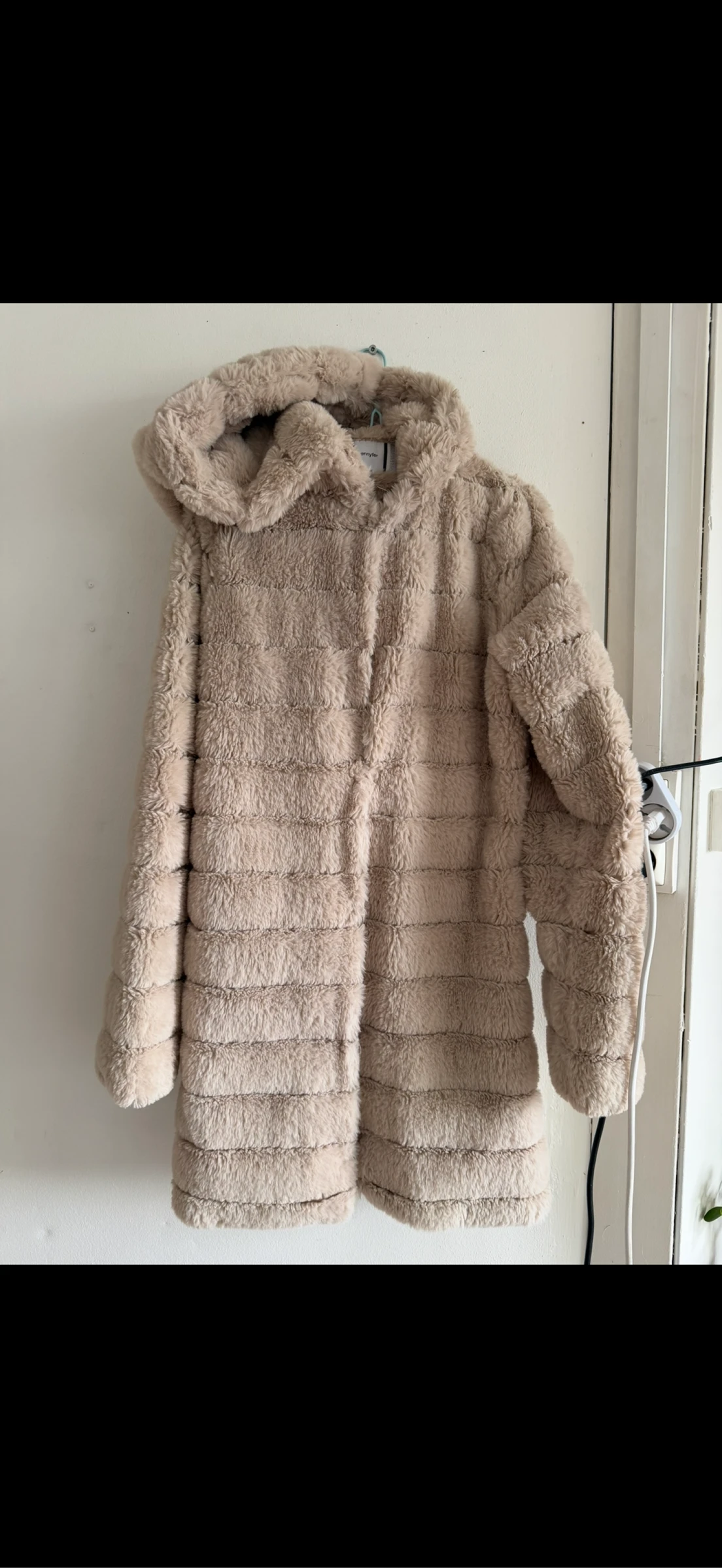 Manteau fausse fourrure 
